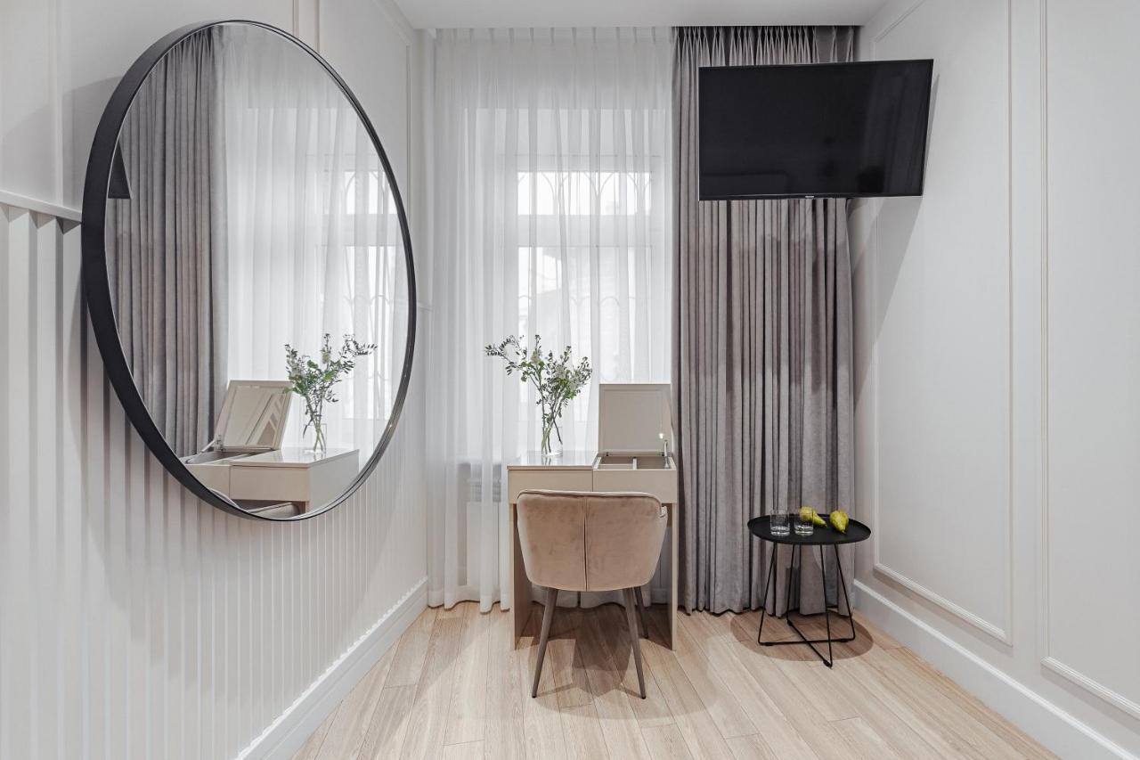 New! Luxury In The Center Of Overlooking Deribasovskaya Str. Price! Apartment
