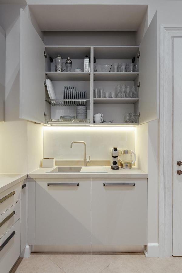 Apartment New! Luxury In The Center Of Overlooking Deribasovskaya Str. Price! *