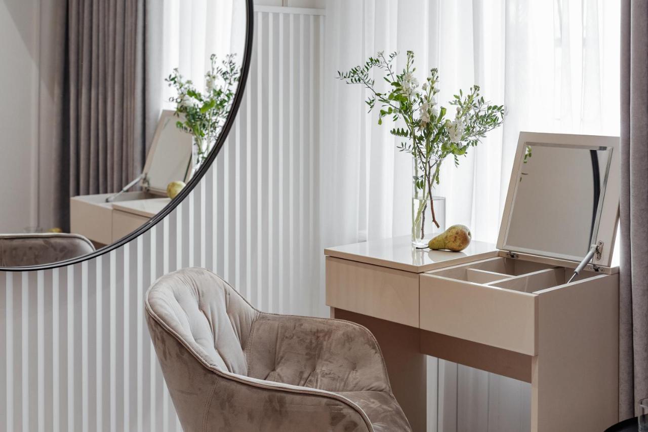 New! Luxury In The Center Of Overlooking Deribasovskaya Str. Price! Apartment
