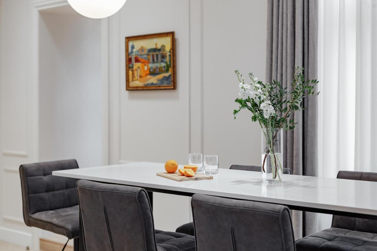 New! Luxury In The Center Of Overlooking Deribasovskaya Str. Price! Apartment Odessa